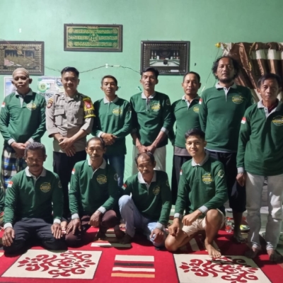 Bhabinkamtibmas Kunjungi Kelompok Tani Hidroponik