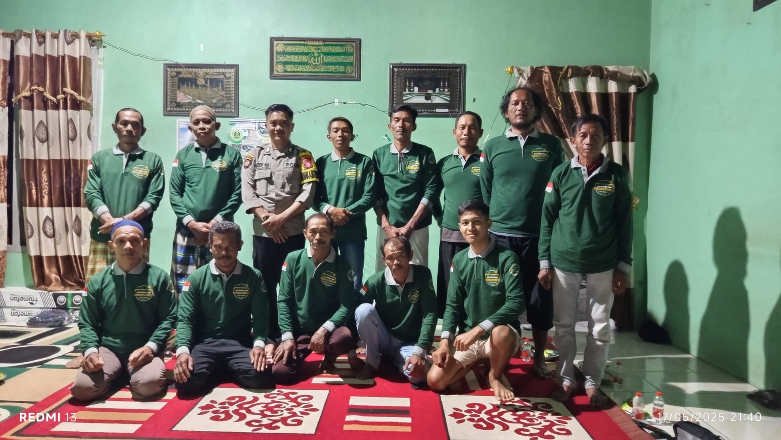 Bhabinkamtibmas Kunjungi Kelompok Tani Hidroponik