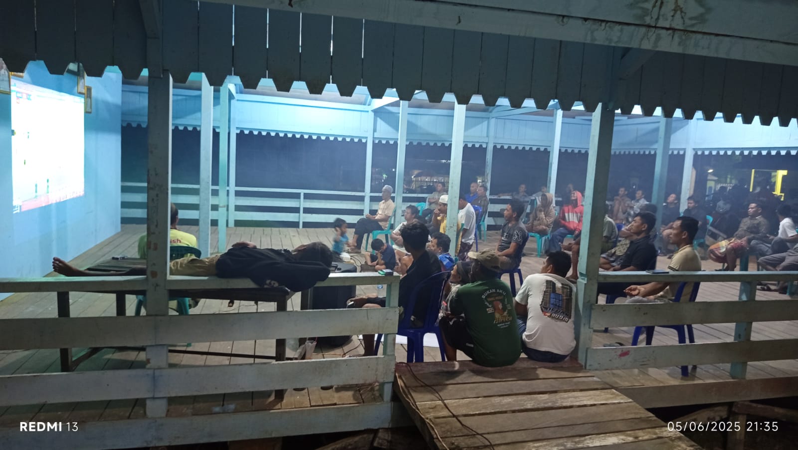 Pemdes Fasilitasi Nobar TimNas