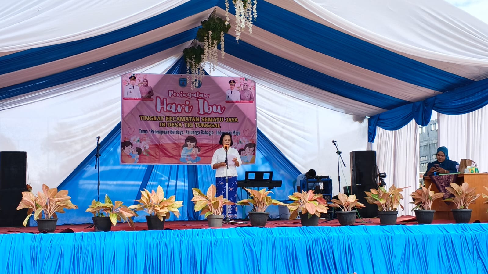 Hari Ibu Tingkat Kecamatan Sematu Jaya Tahun 2025 di Desa Tri Tunggal